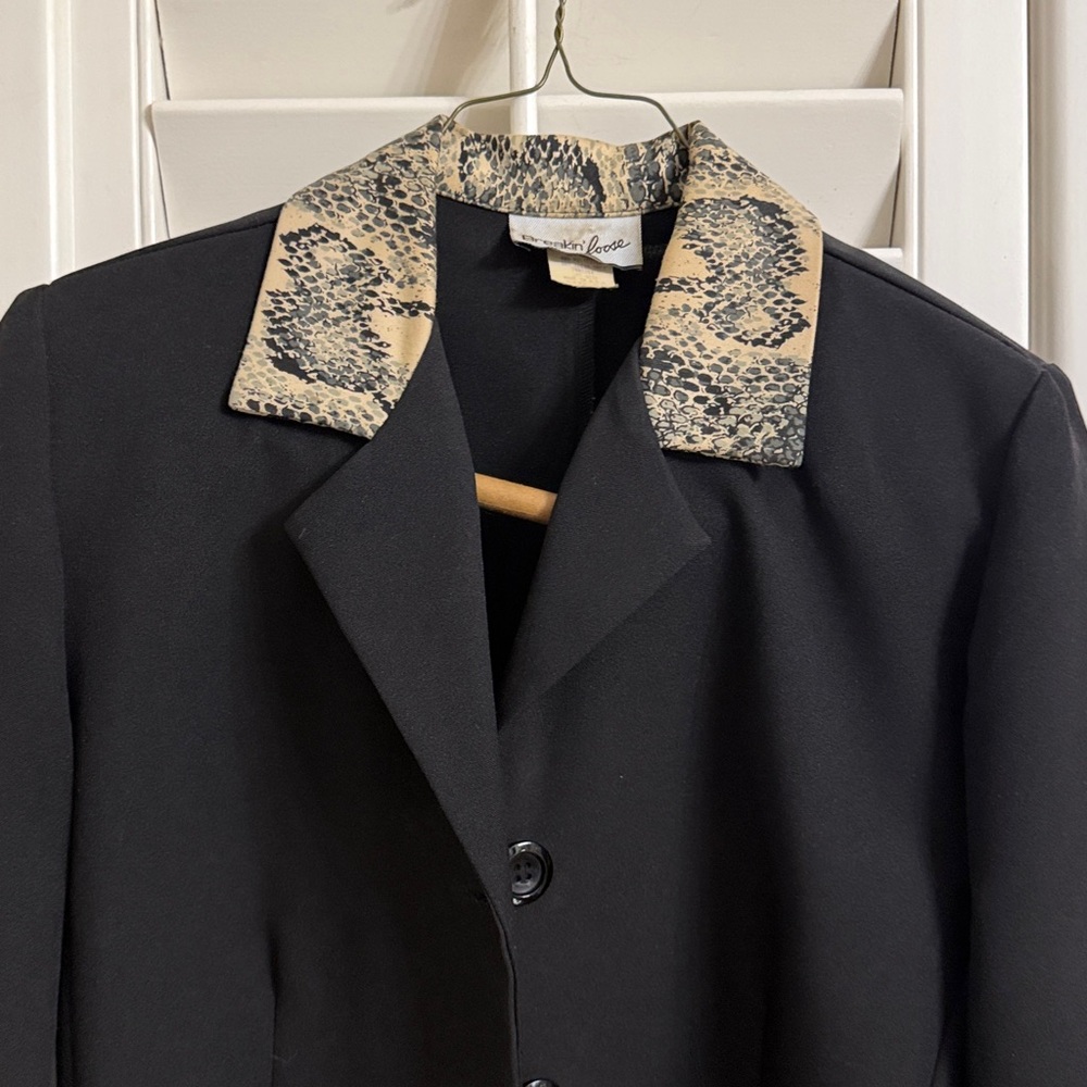 Black Jacket with Patterned Collar - image 2